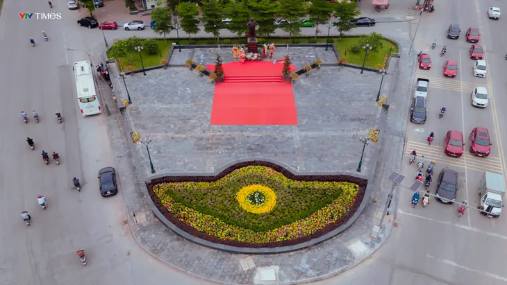Khánh thành tượng đài Lenin tại thành phố Vinh, Nghệ An - Ảnh 4. Khánh thành tượng đài Lenin tại thành phố Vinh, Nghệ An - Ảnh 4.