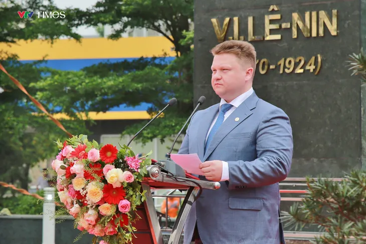 Khánh thành tượng đài Lenin tại thành phố Vinh, Nghệ An - Ảnh 6. Khánh thành tượng đài Lenin tại thành phố Vinh, Nghệ An - Ảnh 6.