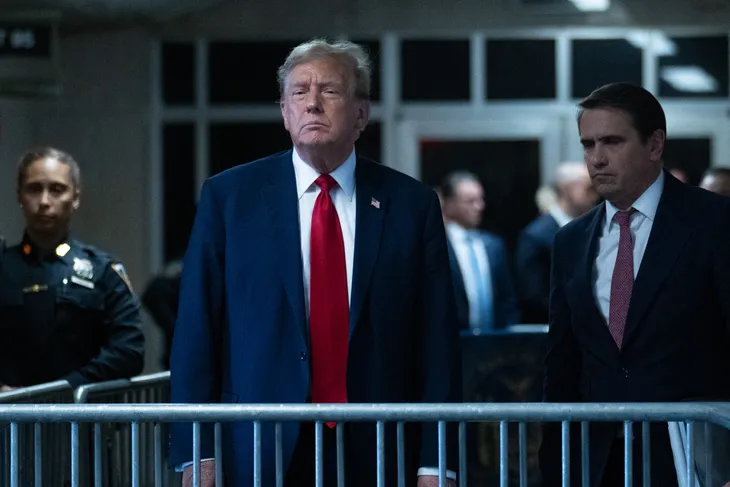 Luật sư chọn 12 bồi thẩm đoàn trong vụ án tiền bịt miệng của ông Trump - Ảnh 1. Luật sư chọn 12 bồi thẩm đoàn trong vụ án tiền bịt miệng của ông Trump - Ảnh 1.