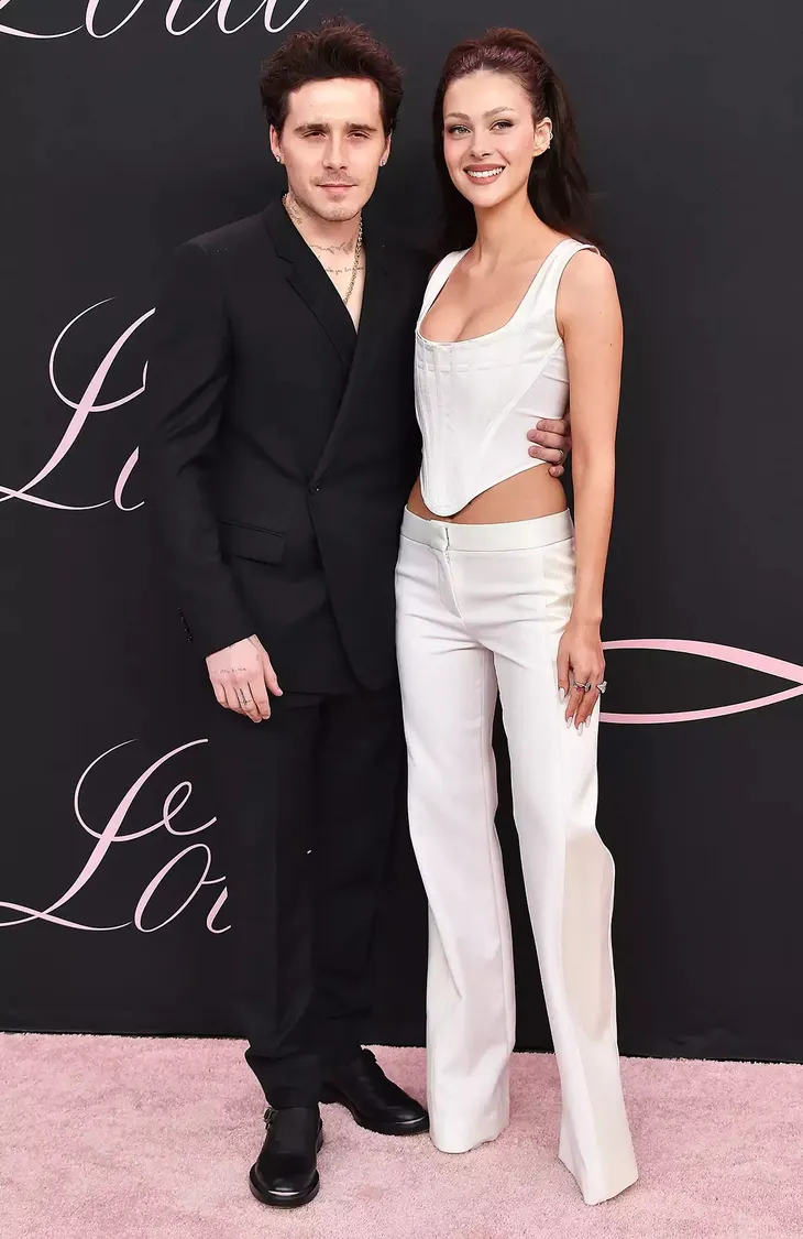 Con dâu nhà Beckham làm phim về sự nghèo khổ, bị chê dở tệ - Ảnh 3. Con dâu nhà Beckham làm phim về sự nghèo khổ, bị chê dở tệ - Ảnh 3.