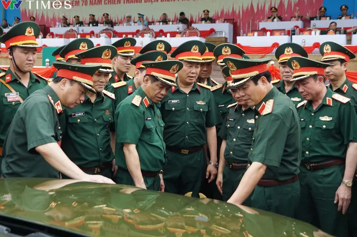 Quân đội: Tinh chỉnh hợp luyện diễu binh, diễu hành Lễ kỷ niệm 70 năm chiến thắng Điện Biên Phủ - Ảnh 15. Quân đội: Tinh chỉnh hợp luyện diễu binh, diễu hành Lễ kỷ niệm 70 năm chiến thắng Điện Biên Phủ - Ảnh 15.