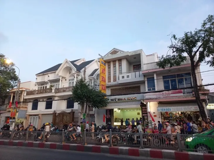 Bình Thuận: Truy bắt đối tượng xịt hơi cay cướp tiệm vàng - Ảnh 1. Bình Thuận: Truy bắt đối tượng xịt hơi cay cướp tiệm vàng - Ảnh 1.