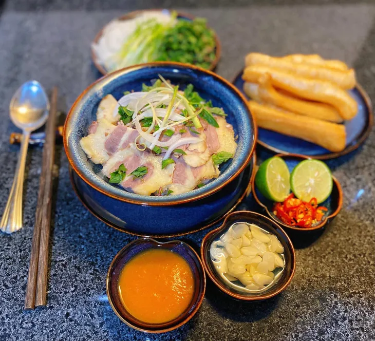 Trổ tài nầu phở tại nhà nhân dịp nghỉ lễ - Ảnh 6. Trổ tài nầu phở tại nhà nhân dịp nghỉ lễ - Ảnh 6.