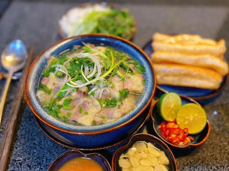 Trổ tài nầu phở tại nhà nhân dịp nghỉ lễ - Ảnh 1. Trổ tài nầu phở tại nhà nhân dịp nghỉ lễ - Ảnh 1.