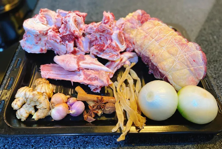 Trổ tài nầu phở tại nhà nhân dịp nghỉ lễ - Ảnh 2. Trổ tài nầu phở tại nhà nhân dịp nghỉ lễ - Ảnh 2.