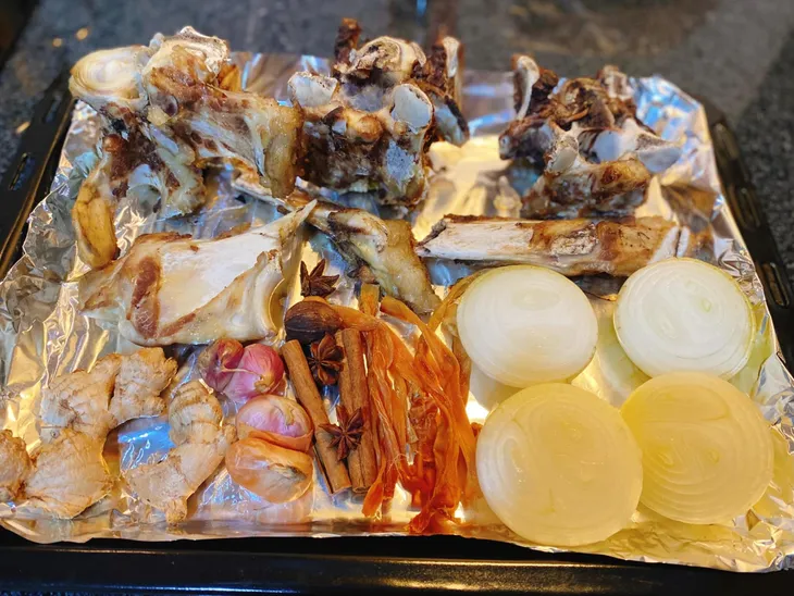 Trổ tài nầu phở tại nhà nhân dịp nghỉ lễ - Ảnh 3. Trổ tài nầu phở tại nhà nhân dịp nghỉ lễ - Ảnh 3.