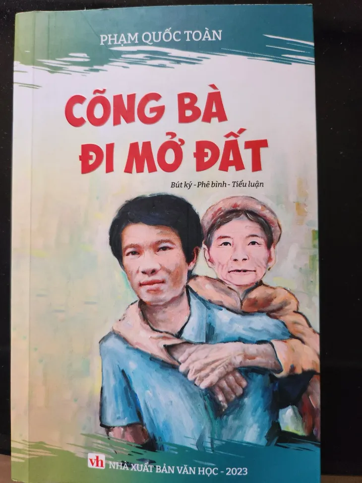 Mùa xuân đọc sách “Cõng bà đi mở đất - Ảnh 2. Mùa xuân đọc sách “Cõng bà đi mở đất - Ảnh 2.