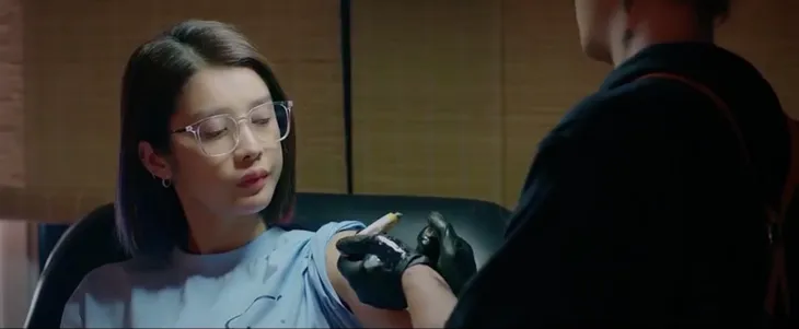 Mình yêu nhau, bình yên thôi - Tập 35: Ngọc đi xăm bôi nhiều thuốc tê phải nhập viện cấp cứu - Ảnh 3. Mình yêu nhau, bình yên thôi - Tập 35: Ngọc đi xăm bôi nhiều thuốc tê phải nhập viện cấp cứu - Ảnh 3.