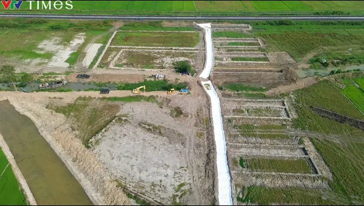 Cao tốc Châu Đốc - Cần Thơ - Sóc Trăng đã có những khối cát đầu tiên - Ảnh 2. Cao tốc Châu Đốc - Cần Thơ - Sóc Trăng đã có những khối cát đầu tiên - Ảnh 2.