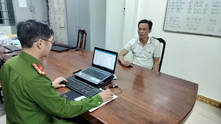 Bắt khẩn cấp đối tượng thực hiện nhiều vụ cướp xe ôm - Ảnh 1. Bắt khẩn cấp đối tượng thực hiện nhiều vụ cướp xe ôm - Ảnh 1.