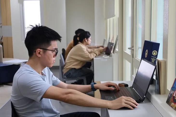 Thư viện Hà Nội: Không gian hiện đại thu hút bạn đọc - Ảnh 9. Thư viện Hà Nội: Không gian hiện đại thu hút bạn đọc - Ảnh 9.