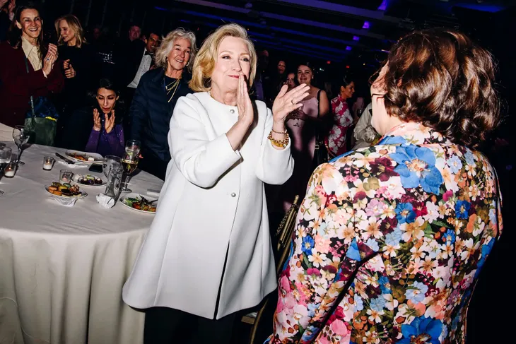 Cựu Ngoại trưởng Mỹ Hillary Clinton sản xuất nhạc kịch về quyền bầu cử - Ảnh 1. Cựu Ngoại trưởng Mỹ Hillary Clinton sản xuất nhạc kịch về quyền bầu cử - Ảnh 1.