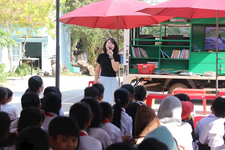 Ngày sách và văn hóa đọc tại các trường học - Ảnh 8. Ngày sách và văn hóa đọc tại các trường học - Ảnh 8.