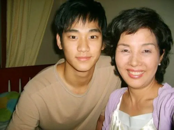 Kim Soo Hyun - Tài tử hạng A và quá khứ nỗ lực ít ai biết - Ảnh 5. Kim Soo Hyun - Tài tử hạng A và quá khứ nỗ lực ít ai biết - Ảnh 5.