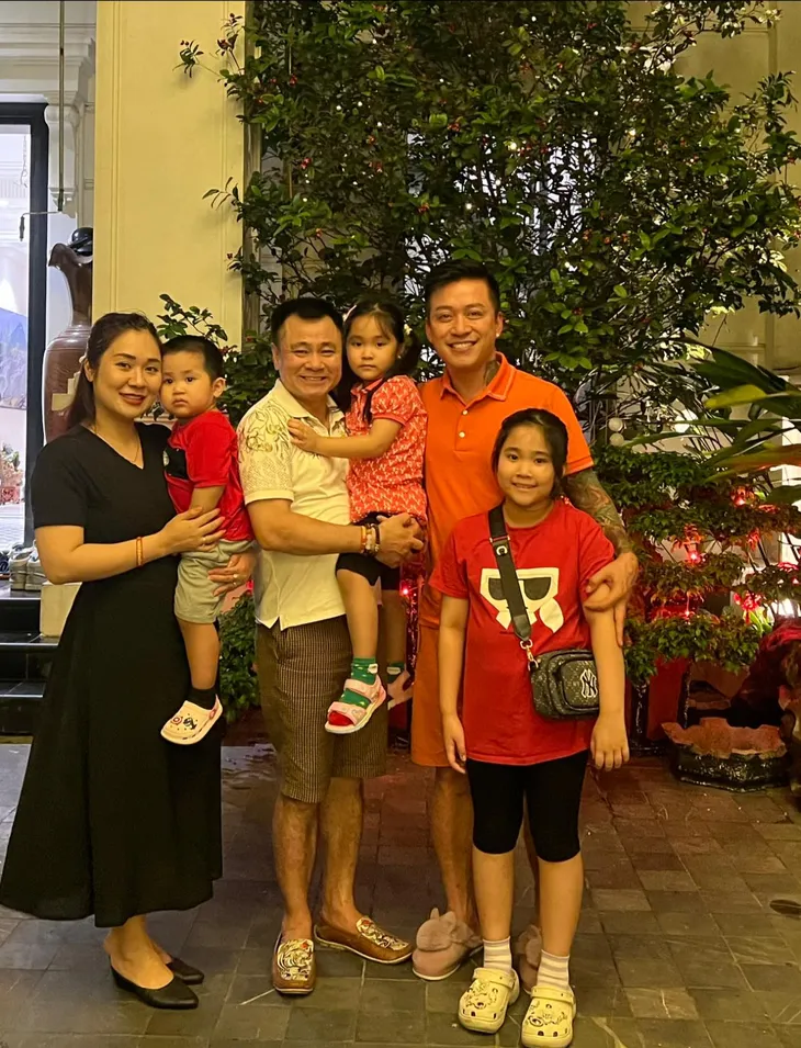 Hồ Quỳnh Hương tiết lộ về nửa kia, Phương Oanh hội ngộ hai bà mẹ màn ảnh - Ảnh 4. Hồ Quỳnh Hương tiết lộ về nửa kia, Phương Oanh hội ngộ hai bà mẹ màn ảnh - Ảnh 4.