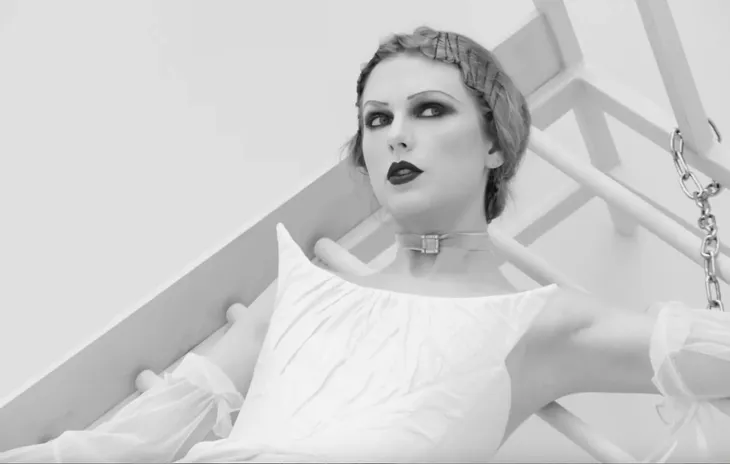 Pitchfork chê album mới của Taylor Swift: Ngỗ ngược và có một chút tra tấn - Ảnh 2.