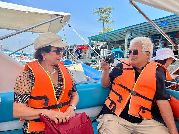 Biển Nha Trang vào mùa đẹp nhất, sẵn sàng đón du khách dịp nghỉ lễ 30/4 – 1/5 - Ảnh 1. Biển Nha Trang vào mùa đẹp nhất, sẵn sàng đón du khách dịp nghỉ lễ 30/4 – 1/5 - Ảnh 1.