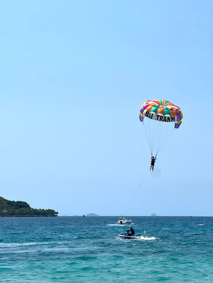 Biển Nha Trang vào mùa đẹp nhất, sẵn sàng đón du khách dịp nghỉ lễ 30/4 – 1/5 - Ảnh 4. Biển Nha Trang vào mùa đẹp nhất, sẵn sàng đón du khách dịp nghỉ lễ 30/4 – 1/5 - Ảnh 4.