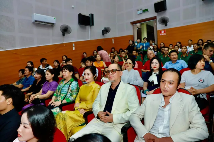 Khai mạc Tuần phim kỷ niệm 70 năm Chiến thắng Điện Biên Phủ - Ảnh 3. Khai mạc Tuần phim kỷ niệm 70 năm Chiến thắng Điện Biên Phủ - Ảnh 3.