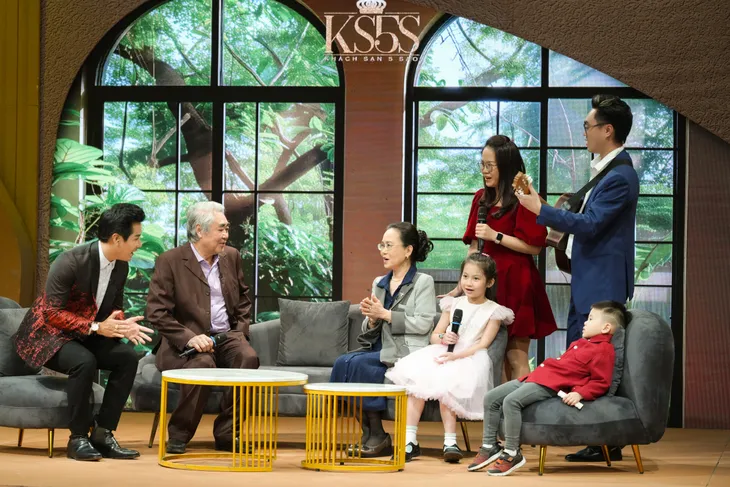 Khách sạn 5 sao: Người vợ kín tiếng của NSND Quang Thọ hiếm hoi xuất hiện trên truyền hình - Ảnh 3. Khách sạn 5 sao: Người vợ kín tiếng của NSND Quang Thọ hiếm hoi xuất hiện trên truyền hình - Ảnh 3.