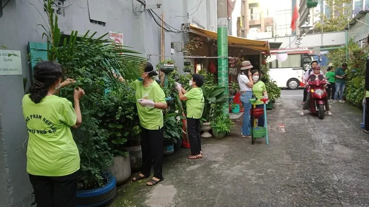 TP Hồ Chí Minh: Góc phố xanh từ rác thải tái chế - Ảnh 9. TP Hồ Chí Minh: Góc phố xanh từ rác thải tái chế - Ảnh 9.