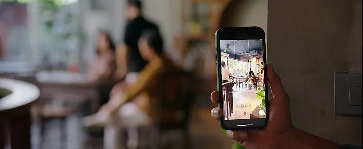Mình yêu nhau, bình yên thôi - Tập 40: Vợ chồng Đức Anh quay lén video bọn vay nặng lãi đe dọa bà Giang - Ảnh 2. Mình yêu nhau, bình yên thôi - Tập 40: Vợ chồng Đức Anh quay lén video bọn vay nặng lãi đe dọa bà Giang - Ảnh 2.