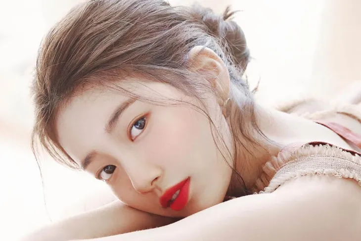 Khám phá quy trình dưỡng da 10 phút của Bae Suzy - Ảnh 2. Khám phá quy trình dưỡng da 10 phút của Bae Suzy - Ảnh 2.