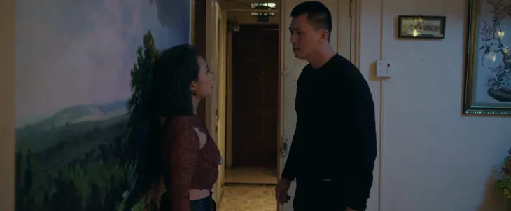Người một nhà - Tập 10: Hiểu lầm Diệp làm gái bán dâm, Trí ăn ngay bạt tai - Ảnh 12. Người một nhà - Tập 10: Hiểu lầm Diệp làm gái bán dâm, Trí ăn ngay bạt tai - Ảnh 12.