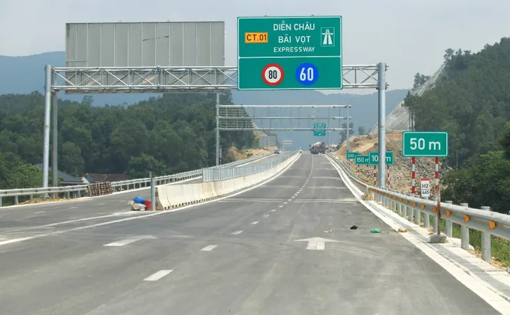 Nhiều dự án giao thông tăng tốc trước mùa mưa - Ảnh 1. Nhiều dự án giao thông tăng tốc trước mùa mưa - Ảnh 1.