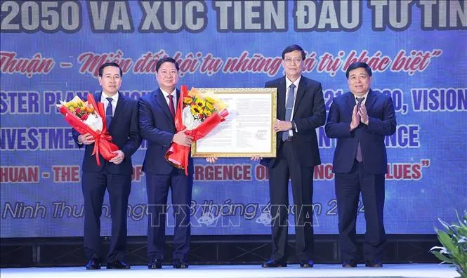 Thủ tướng Phạm Minh Chính dự Hội nghị công bố quy hoạch và xúc tiến đầu tư tỉnh Ninh Thuận - Ảnh 3. Thủ tướng Phạm Minh Chính dự Hội nghị công bố quy hoạch và xúc tiến đầu tư tỉnh Ninh Thuận - Ảnh 3.