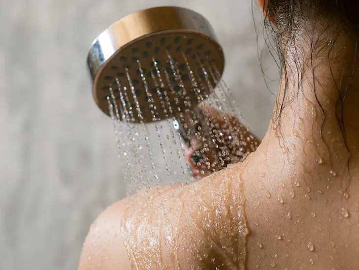 Tắm sau bữa ăn có thể giúp bạn tiêu hóa tốt hơn? - Ảnh 2.