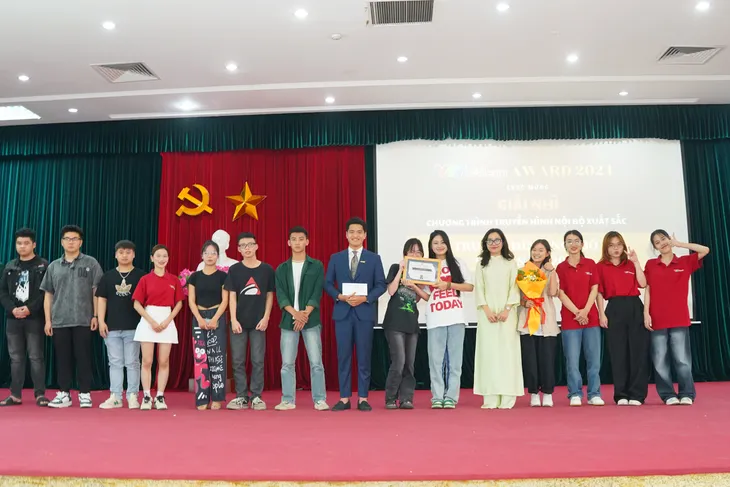 Trường Cao đẳng Truyền hình: Tôn vinh những sản phẩm báo chí xuất sắc - Ảnh 4. Trường Cao đẳng Truyền hình: Tôn vinh những sản phẩm báo chí xuất sắc - Ảnh 4.