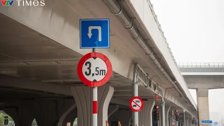 Diện mạo mới của nút giao Mai Dịch trước ngày thông xe cầu vượt thép - Ảnh 10. Diện mạo mới của nút giao Mai Dịch trước ngày thông xe cầu vượt thép - Ảnh 10.