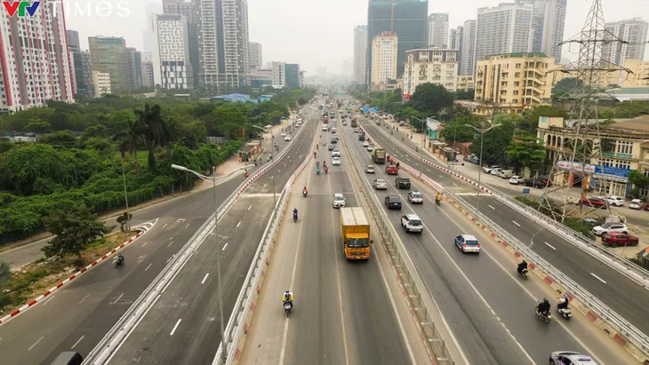 Diện mạo mới của nút giao Mai Dịch trước ngày thông xe cầu vượt thép - Ảnh 6. Diện mạo mới của nút giao Mai Dịch trước ngày thông xe cầu vượt thép - Ảnh 6.