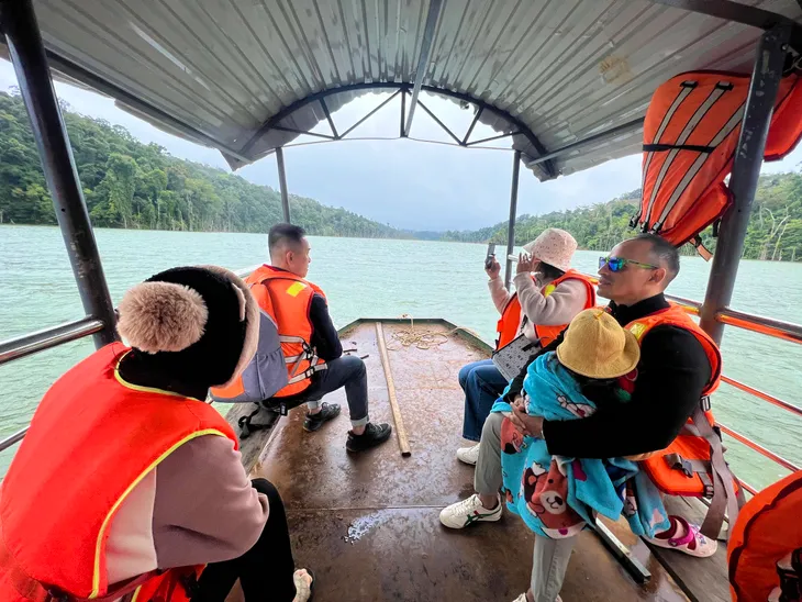 Lòng hồ thủy điện Thượng Kon Tum - tiềm năng mới của du lịch Măng Đen - Ảnh 1. Lòng hồ thủy điện Thượng Kon Tum - tiềm năng mới của du lịch Măng Đen - Ảnh 1.