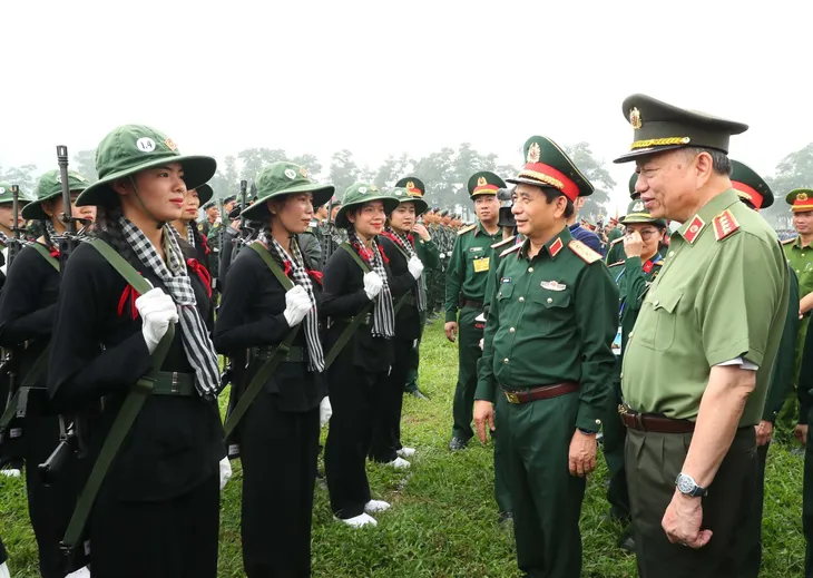 Bộ Quốc phòng, Bộ Công an kiểm tra hợp luyện diễu binh, diễu hành kỷ niệm Chiến thắng Điện Biên Phủ - Ảnh 1. Bộ Quốc phòng, Bộ Công an kiểm tra hợp luyện diễu binh, diễu hành kỷ niệm Chiến thắng Điện Biên Phủ - Ảnh 1.