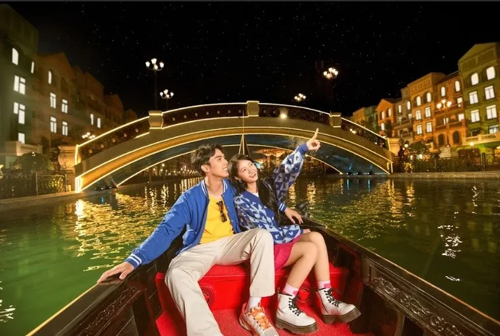 Đến thiên đường hò hẹn Grand World để “đi khắp thế gian cùng người thương” - Ảnh 2. Đến thiên đường hò hẹn Grand World để “đi khắp thế gian cùng người thương” - Ảnh 2.