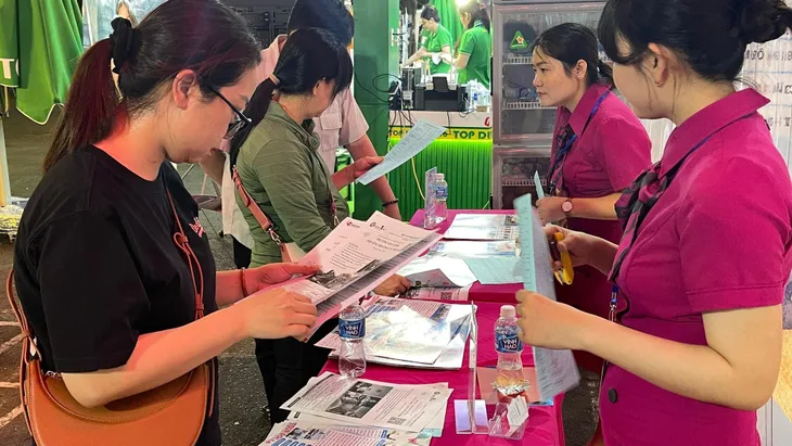 Nhiều khách hàng chốt deal ngay tại Ngày hội Du lịch TP Hồ Chí Minh - Ảnh 3. Nhiều khách hàng chốt deal ngay tại Ngày hội Du lịch TP Hồ Chí Minh - Ảnh 3.