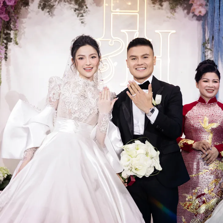 Toàn cảnh đám cưới sang chảnh của Quang Hải - Chu Thanh Huyền, báo tin sắp có em bé - Ảnh 6. Toàn cảnh đám cưới sang chảnh của Quang Hải - Chu Thanh Huyền, báo tin sắp có em bé - Ảnh 6.