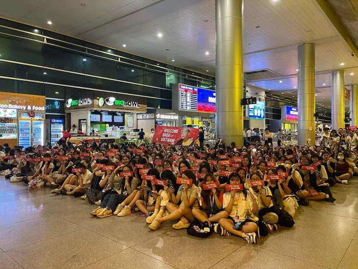 Thành viên EXO đến Việt Nam, fan Việt ghi điểm nhờ hành động đẹp - Ảnh 2. Thành viên EXO đến Việt Nam, fan Việt ghi điểm nhờ hành động đẹp - Ảnh 2.