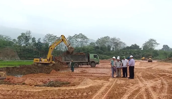 Giải ngân vốn đầu tư công chuyển biến tích cực - Ảnh 1. Giải ngân vốn đầu tư công chuyển biến tích cực - Ảnh 1.