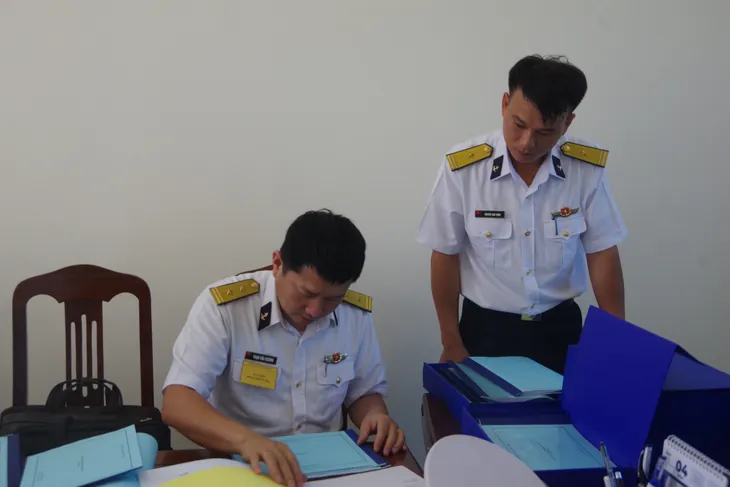 Quân chủng Hải quân kiểm tra công tác huấn luyện, sẵn sàng chiến đấu Vùng 2 Hải quân - Ảnh 2. Quân chủng Hải quân kiểm tra công tác huấn luyện, sẵn sàng chiến đấu Vùng 2 Hải quân - Ảnh 2.