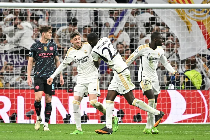 Real Madrid chia điểm mãn nhãn với Man City ở Bernabeu - Ảnh 1. Real Madrid chia điểm mãn nhãn với Man City ở Bernabeu - Ảnh 1.