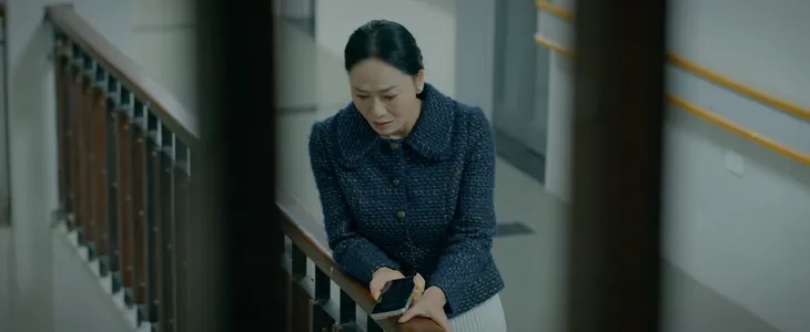 Lỡ hẹn với ngày xanh tập 17: Bị u não, bà Thu Lê sợ đối mặt với cảm giác giống 25 năm trước - Ảnh 2. Lỡ hẹn với ngày xanh tập 17: Bị u não, bà Thu Lê sợ đối mặt với cảm giác giống 25 năm trước - Ảnh 2.