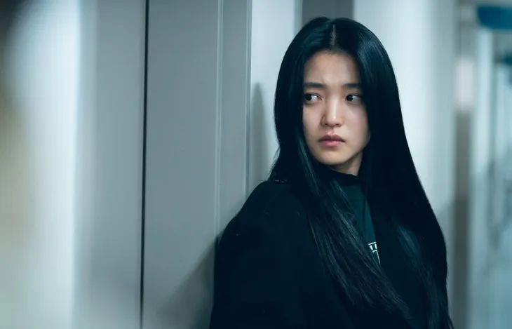 Kim Ji Won và Kim Tae Ri vắng mặt ở đề cử Baeksang, người hâm mộ bất bình - Ảnh 2. Kim Ji Won và Kim Tae Ri vắng mặt ở đề cử Baeksang, người hâm mộ bất bình - Ảnh 2.