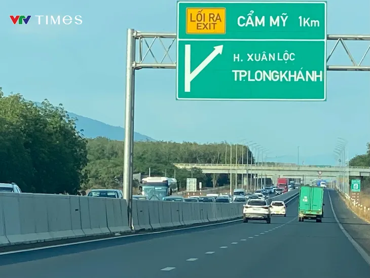 2 tuyến cao tốc phía Nam giao thông thông thoáng ngày cuối kỳ nghỉ lễ 30/4-1/5 - Ảnh 3. 2 tuyến cao tốc phía Nam giao thông thông thoáng ngày cuối kỳ nghỉ lễ 30/4-1/5 - Ảnh 3.