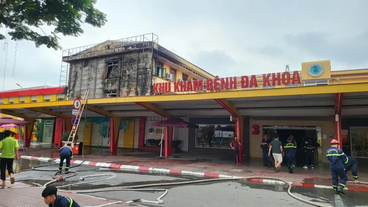 Kịp thời dập tắt đám cháy tại bệnh viện trẻ em Hải Phòng - Ảnh 1.