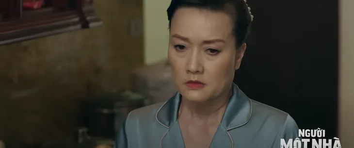 Người một nhà - Tập 14: Bà Thư định đầu độc ông trùm - Ảnh 4. Người một nhà - Tập 14: Bà Thư định đầu độc ông trùm - Ảnh 4.