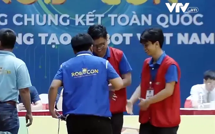 Những hành động Fair Play tại vòng chung kết Robocon Việt Nam 2024 - Ảnh 1. Những hành động Fair Play tại vòng chung kết Robocon Việt Nam 2024 - Ảnh 1.