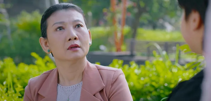Những bà mẹ ấn tượng của phim giờ vàng - Ảnh 8. Những bà mẹ ấn tượng của phim giờ vàng - Ảnh 8.